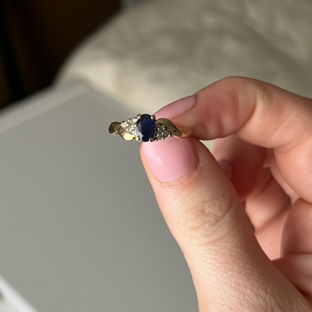10 Karat Yellow Gold Genuine Sapphire Ring